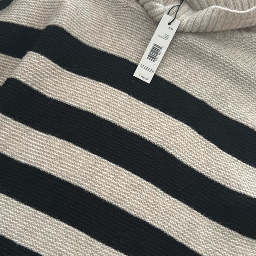 Tahari sweater - Picture 4 of 6